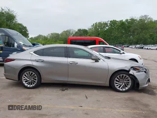 2019 Lexus ES 350 with VIN 58ABZ1B14KU030063, listed as a IAAI auction lot 42152099 with 71,017 mi miles and . Bid and sale history available at DreamBid. Image 13.