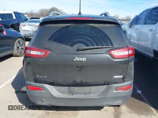 2018 Jeep Cherokee Latitude с VIN 1C4PJMCXXJD529204, выставлен на аукционе IAAI как лот 41574816 с пробегом 182 961 миль миль и . История ставок и продаж доступна на DreamBid. Изображение 16.