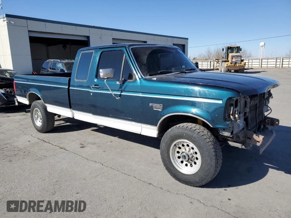 1996 Ford F-250 with VIN 1FTHX26F0TEA38244, listed as a Copart auction lot 88082215 with 255,453 mi miles and Salvage Title. Bid and sale history available at carsss.com. Image 4.