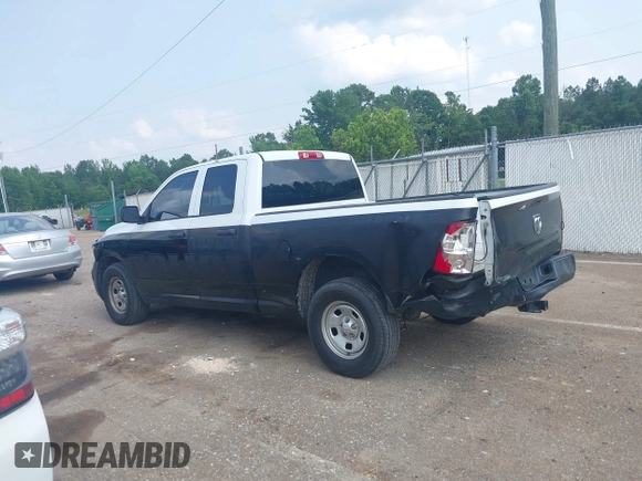 2015 Ram 1500 Express z VIN 1C6RR6FT4FS554650, wystawiony jako IAAI lot #42366158 z przebiegiem 216 857 mil mil oraz . Historia ofert i sprzedaży dostępna na DreamBid. Obrazek 14.