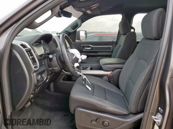 2022 Ram 1500 Big Horn z VIN 1C6SRFBT3NN145608, wystawiony jako Copart lot #57131175 z przebiegiem 51 135 mil mil oraz Szkoda całkowita • Salvage title. Historia ofert i sprzedaży dostępna na DreamBid. Obrazek 7.
