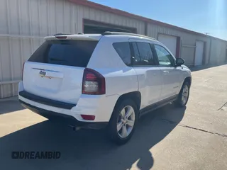 2016 Jeep Compass Sport SE z VIN 1C4NJCBA3GD568160, wystawiony jako Copart lot #85897464 z przebiegiem 174 378 mil mil oraz Czysty tytuł • Clean title. Historia ofert i sprzedaży dostępna na DreamBid. Obrazek 4.