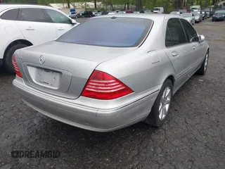 2002 Mercedes-Benz S-Class 5.0L with VIN WDBNG75J32A241980, listed as a IAAI auction lot 41971627 with 160,634 mi miles. Bid and sale history available at carsss.com. Image 4.