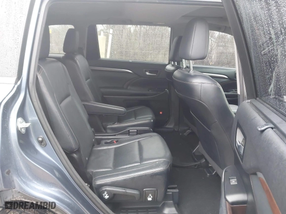 2015 Toyota Highlander Limited with VIN 5TDDKRFH6FS092511, listed as a IAAI auction lot 42082706 with 137,384 mi miles. Bid and sale history available at carsss.com. Image 8.