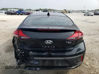 2017 Hyundai Ioniq Blue z VIN KMHC65LC5HU043652, wystawiony jako Copart lot #56003025 z przebiegiem Nie podano mil oraz Szkoda całkowita • Salvage title. Historia ofert i sprzedaży dostępna na DreamBid. Obrazek 6.