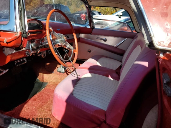 1995 Ford Thunderbird with VIN P5FH109847, listed as a Copart auction lot 77318454 with 98,161 mi miles and Salvage Title. Bid and sale history available at DreamBid. Image 7.