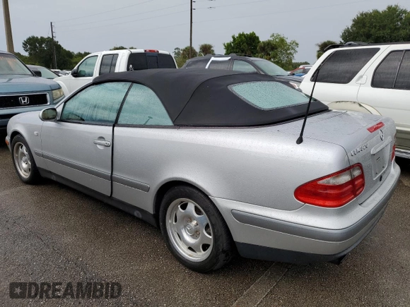 1999 Mercedes-Benz CLK 320/430 z VIN WDBLK65GXXT023566, wystawiony jako Copart lot #73857834 z przebiegiem Nie podano mil oraz Szkoda całkowita • Salvage title. Historia ofert i sprzedaży dostępna na DreamBid. Obrazek 2.