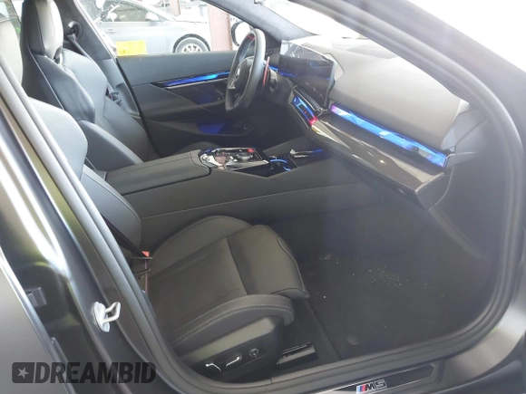 2025 BMW 5 Series with VIN WBS83FK04SCU11874, listed as a IAAI auction lot 42543784 with 4,517 mi miles and . Bid and sale history available at DreamBid. Image 5.