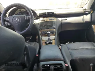 2007 Mercedes-Benz C 230 Sport z VIN WDBRF52H47E023170, wystawiony jako Copart lot #56028315 z przebiegiem 167 656 mil mil oraz Szkoda całkowita • Salvage title. Historia ofert i sprzedaży dostępna na DreamBid. Obrazek 8.