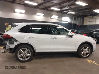 2015 Porsche Cayenne Diesel with VIN WP1AF2A24FLA38044, listed as a IAAI auction lot 41741695 with 114,214 mi miles and . Bid and sale history available at DreamBid. Image 14.