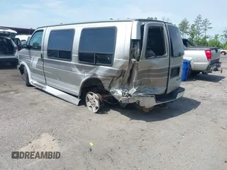 2003 Chevrolet Express Passenger z VIN 1GBFG15X131201183, wystawiony jako IAAI lot #42194710 z przebiegiem 207 602 mil mil oraz . Historia ofert i sprzedaży dostępna na DreamBid. Obrazek 3.