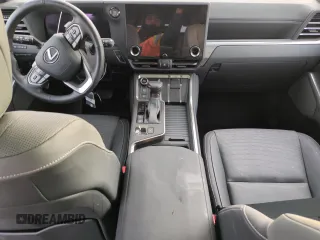 2024 Lexus GX 550 Luxury z VIN JTJVBCDX7R5015696, wystawiony jako Copart lot #84212664 z przebiegiem 2 229 mil mil oraz Szkoda całkowita • Salvage title. Historia ofert i sprzedaży dostępna na DreamBid. Obrazek 8.