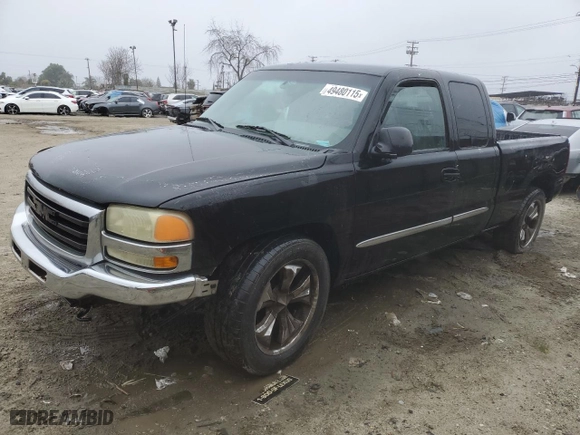 2004 GMC Sierra 1500 SLE with VIN 2GTEC19VX41353826, listed as a Copart auction lot 49480115 with 211,796 mi miles and Clean Title. Bid and sale history available at carsss.com. Image 1.