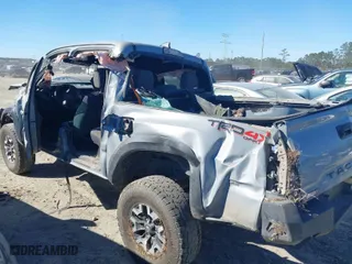 2019 Toyota Tacoma 4WD SR with VIN 3TMCZ5AN5KM199346, listed as a IAAI auction lot 41678090 with 1 mi miles. Bid and sale history available at carsss.com. Image 17.