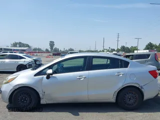 2013 Kia Rio LX z VIN KNADM4A3XD6225208, wystawiony jako IAAI lot #42477099 z przebiegiem 111 996 mil mil oraz . Historia ofert i sprzedaży dostępna na DreamBid. Obrazek 12.