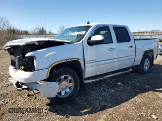 2008 GMC Sierra Denali z VIN 2GTEK638681274100, wystawiony jako Copart lot #49182045 z przebiegiem 198 358 mil mil oraz Szkody całkowita. Historia ofert i sprzedaży dostępna na DreamBid. Obrazek 1.