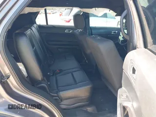 2017 Ford Police Interceptor Utility z VIN 1FM5K8ARXHGC56544, wystawiony jako IAAI lot #41975462 z przebiegiem 183 151 mil mil oraz . Historia ofert i sprzedaży dostępna na DreamBid. Obrazek 8.