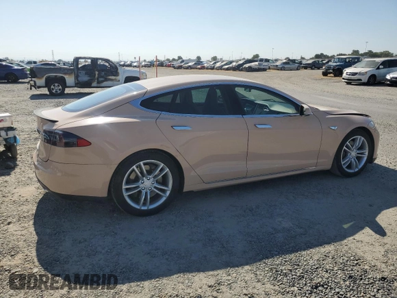 2013 Tesla Model S z VIN 5YJSA1CN6DFP03404, wystawiony jako Copart lot #60239535 z przebiegiem 103 800 mil mil oraz Czysty tytuł • Clean title. Historia ofert i sprzedaży dostępna na DreamBid. Obrazek 3.