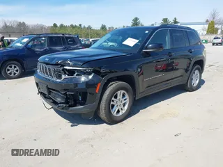 2024 Jeep Grand Cherokee Laredo z VIN 1C4RJHAG3RC697996, wystawiony jako IAAI lot #41973399 z przebiegiem 14 680 mil mil oraz . Historia ofert i sprzedaży dostępna na DreamBid. Obrazek 2.