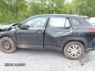 2022 Toyota Corolla Cross L with VIN 7MUAAABG6NV032964, listed as a IAAI auction lot 42458401 with 33,777 mi miles and . Bid and sale history available at DreamBid. Image 14.