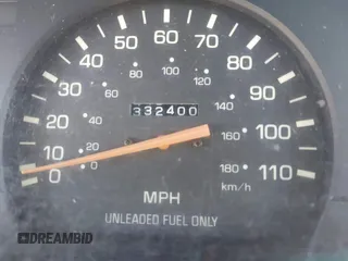 1996 Toyota T100 z VIN JT4JM11D2T0010937, wystawiony jako IAAI lot #42344646 z przebiegiem 332 400 mil mil oraz . Historia ofert i sprzedaży dostępna na DreamBid. Obrazek 7.