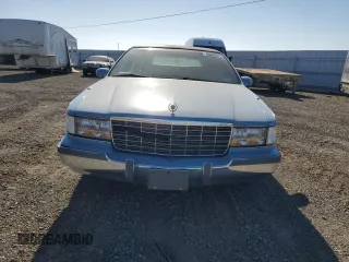 1996 Cadillac Fleetwood z VIN 1G6DW52P4TR713395, wystawiony jako Copart lot #43005075 z przebiegiem Nie podano mil oraz Tytuł czysty. Historia ofert i sprzedaży dostępna na DreamBid. Obrazek 5.