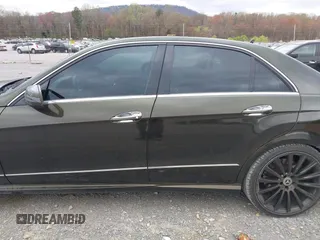 2010 Mercedes-Benz E-Class E 550 Luxury with VIN WDDHF9AB4AA128264, listed as a IAAI auction lot 41842230 with 216,724 mi miles. Bid and sale history available at carsss.com. Image 15.