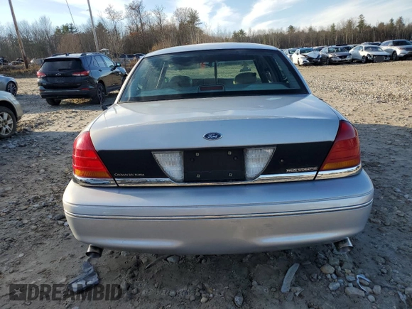 1998 Ford Crown Victoria Police z VIN 2FAFP71W9WX149346, wystawiony jako Copart lot #79121214 z przebiegiem 179 286 mil mil oraz Tytuł czysty. Historia ofert i sprzedaży dostępna na DreamBid. Obrazek 6.
