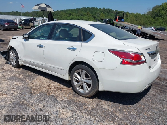 2014 Nissan Altima 2.5 with VIN 1N4AL3AP3EC407475, listed as a IAAI auction lot 40069964 with 216,578 mi miles. Bid and sale history available at carsss.com. Image 3.