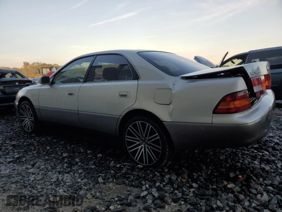 1998 Lexus ES 300 Luxury Sport Sdn with VIN JT8BF28G8W5021578, listed as a Copart auction lot 80336154 with 226,361 mi miles and Salvage Title. Bid and sale history available at carsss.com. Image 2.