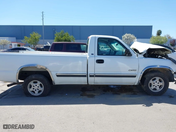 2000 Chevrolet Silverado 1500 with VIN 1GCEC14VXYE374932, listed as a IAAI auction lot 41981576 with 1 mi miles. Bid and sale history available at carsss.com. Image 14.