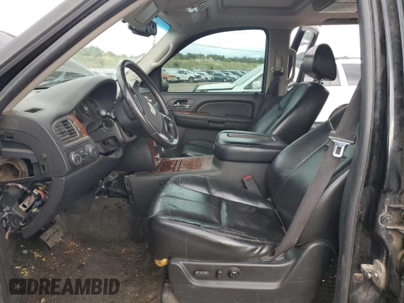 2007 Chevrolet Suburban LTZ with VIN 1GNFK16Y17R359216, listed as a Copart auction lot 71832284 with 0 mi miles and Salvage Title. Bid and sale history available at carsss.com. Image 7.