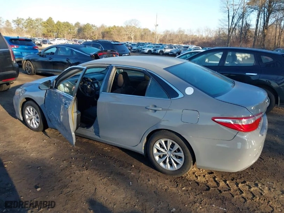 2015 Toyota Camry Hybrid LE with VIN 4T1BD1FK6FU151692, listed as a IAAI auction lot 41674431 with 440,405 mi miles. Bid and sale history available at carsss.com. Image 14.
