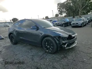 2024 Tesla Model Y Long Range z VIN 7SAYGDEE4RA229466, wystawiony jako Copart lot #45163325 z przebiegiem 13 748 mil mil oraz Szkoda całkowita • Salvage title. Historia ofert i sprzedaży dostępna na DreamBid. Obrazek 12.