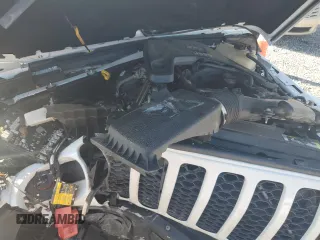 2021 Jeep Gladiator Freedom z VIN 1C6HJTAGXML557586, wystawiony jako Copart lot #43510795 z przebiegiem Nie podano mil oraz Szkoda całkowita • Salvage title. Historia ofert i sprzedaży dostępna na DreamBid. Obrazek 12.