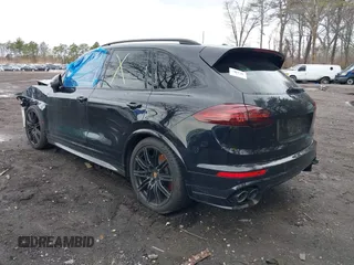 2016 Porsche Cayenne GTS z VIN WP1AD2A20GLA75034, wystawiony jako IAAI lot #41913467 z przebiegiem 79 503 mil mil oraz . Historia ofert i sprzedaży dostępna na DreamBid. Obrazek 3.