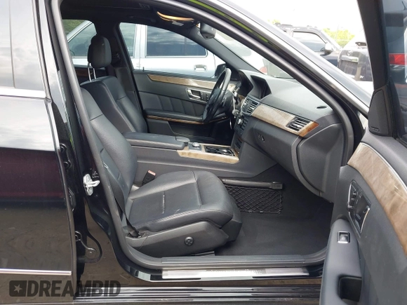 2011 Mercedes-Benz E 350 Luxury с VIN WDDHF8HB6BA373522, выставлен на аукционе IAAI как лот 42371558 с пробегом 140 768 миль миль и . История ставок и продаж доступна на DreamBid. Изображение 5.
