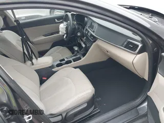 2017 Kia Optima LX z VIN 5XXGT4L33HG131596, wystawiony jako IAAI lot #41591166 z przebiegiem 105 084 mil mil oraz . Historia ofert i sprzedaży dostępna na DreamBid. Obrazek 5.