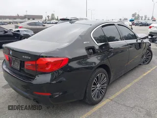 2019 BMW 5 Series 530e с VIN WBAJA9C56KB399028, выставлен на аукционе IAAI как лот 42068202 с пробегом 124 068 миль миль и . История ставок и продаж доступна на DreamBid. Изображение 4.