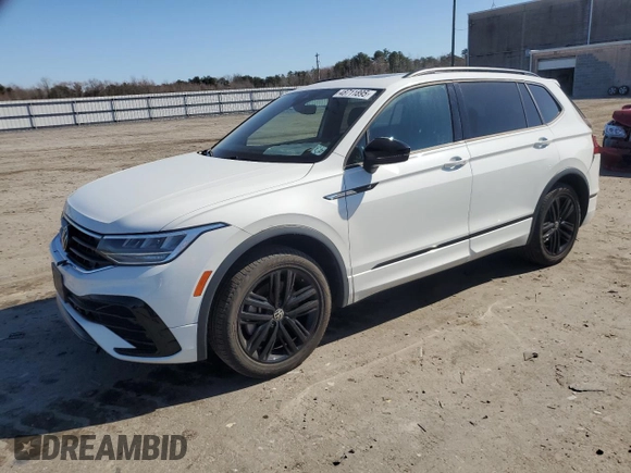 2022 Volkswagen Tiguan SE R-Line Black z VIN 3VV8B7AX5NM094495, wystawiony jako Copart lot #48711895 z przebiegiem 42 336 mil mil oraz Szkoda całkowita • Salvage title. Historia ofert i sprzedaży dostępna na DreamBid. Obrazek 1.