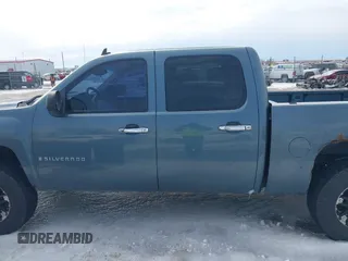 2009 Chevrolet Silverado 1500 LT with VIN 2GCEK233591134697, listed as a IAAI auction lot 41716904 with 211,681 mi miles and . Bid and sale history available at DreamBid. Image 14.