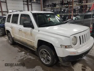 2011 Jeep Patriot Sport with VIN 1J4NF1GB5BD118410, listed as a IAAI auction lot 41063556 with 184,606 mi miles and . Bid and sale history available at carsss.com. Image 1.