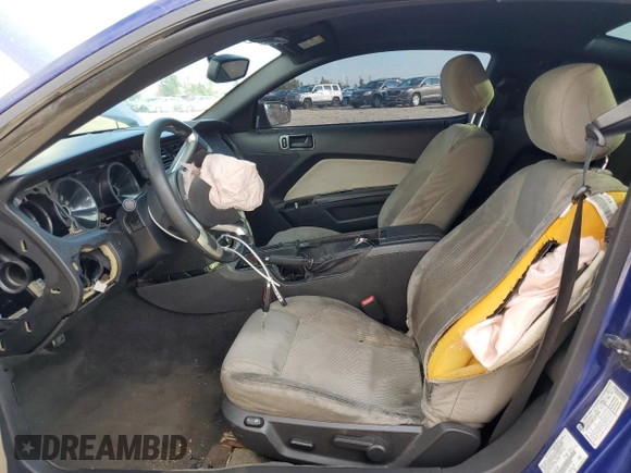 2013 Ford Mustang V6 with VIN 1ZVBP8AM1D5220242, listed as a Copart auction lot 82259684 with 178,607 mi miles and Salvage title. Bid and sale history available at DreamBid. Image 7.