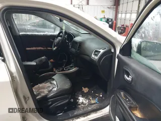 2020 Jeep Compass Latitude with VIN 3C4NJDBB3LT138454, listed as a IAAI auction lot 41614631 with 82,079 mi miles and . Bid and sale history available at DreamBid. Image 5.