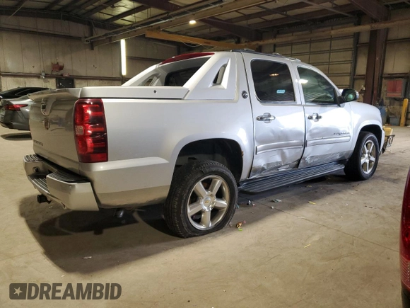 2013 Chevrolet Avalanche LS with VIN 3GNTKEE78DG130546, listed as a Copart auction lot 81317134 with 164,240 mi miles and Salvage Title. Bid and sale history available at carsss.com. Image 3.