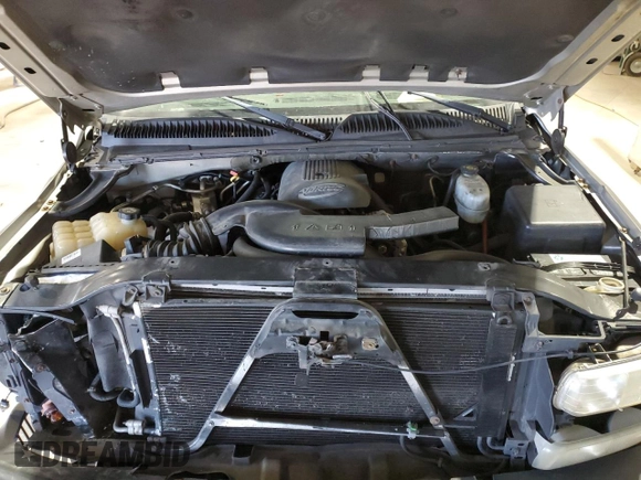 2004 Chevrolet Suburban LT z VIN 1GNFK16Z54J169373, wystawiony jako Copart lot #48302565 z przebiegiem 303 605 mil mil oraz Szkoda całkowita • Salvage title. Historia ofert i sprzedaży dostępna na DreamBid. Obrazek 12.