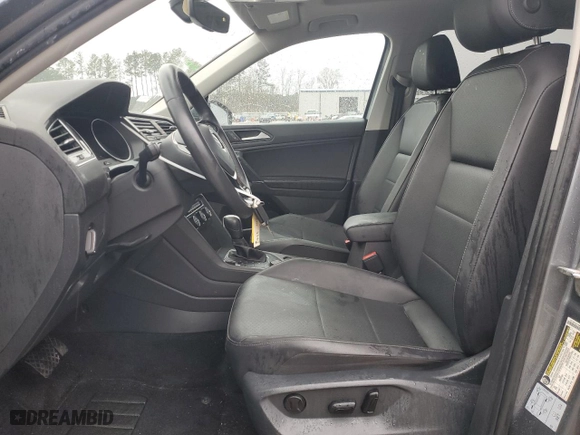 2020 Volkswagen Tiguan SE with VIN 3VV2B7AXXLM176788, listed as a Copart auction lot 89093655 with 92,957 mi miles and Clean Title. Bid and sale history available at carsss.com. Image 7.