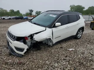 2019 Jeep Compass Latitude z VIN 3C4NJCBB6KT832595, wystawiony jako Copart lot #57490475 z przebiegiem 75 719 mil mil oraz Szkoda całkowita • Salvage title. Historia ofert i sprzedaży dostępna na DreamBid. Obrazek 1.