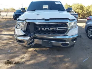 2022 Ram 1500 Big Horn z VIN 1C6RREBT6NN274404, wystawiony jako IAAI lot #42086856 z przebiegiem 66 000 mil mil oraz . Historia ofert i sprzedaży dostępna na DreamBid. Obrazek 6.