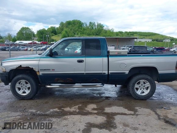 1998 Dodge 1500 z VIN 3B7HF13Y8WG131724, wystawiony jako IAAI lot #42214113 z przebiegiem 223 535 mil mil oraz . Historia ofert i sprzedaży dostępna na DreamBid. Obrazek 14.